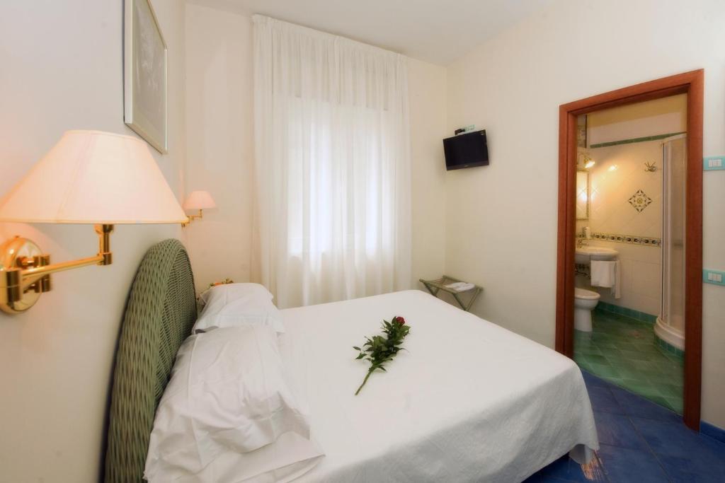 Hotel Pensione Reale Maiori Habitación foto